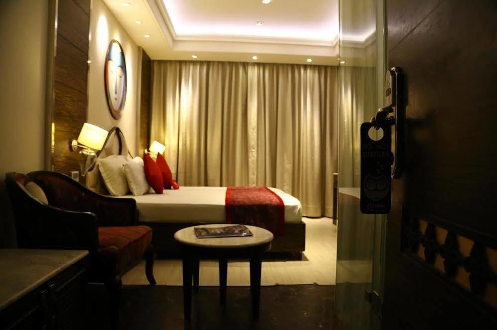 The First Hotel Chandigarh Luaran gambar
