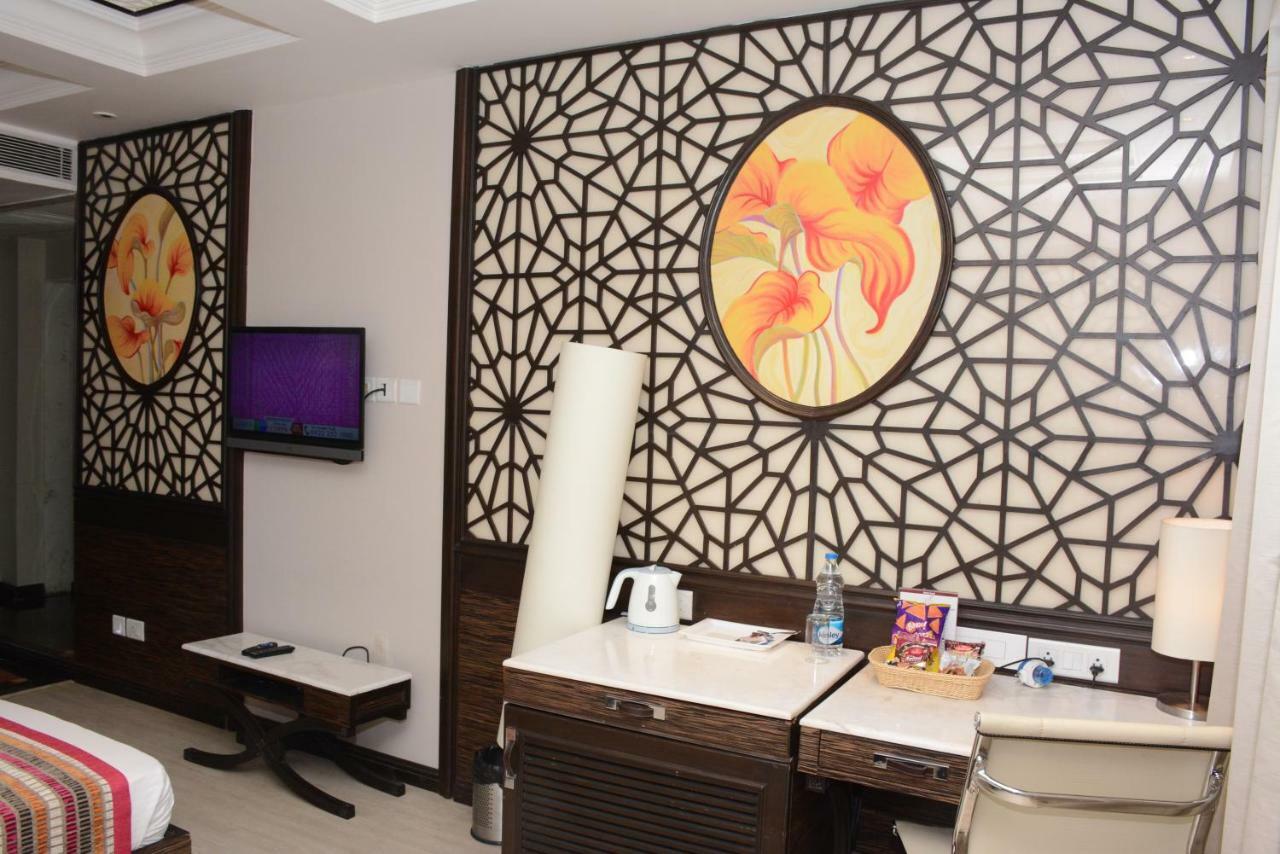 The First Hotel Chandigarh Luaran gambar