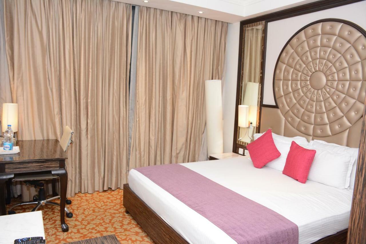 The First Hotel Chandigarh Luaran gambar